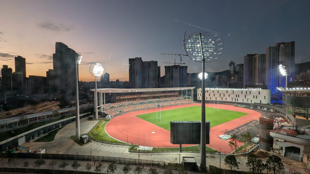 北青：向余望确定缺席中乌之战，吾米提江可能替补出场